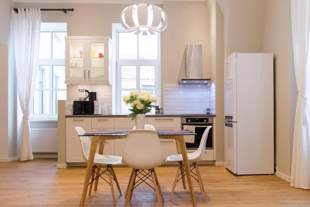 Modern & Spacious 80M2 Apartment In Riga Old Town Экстерьер фото