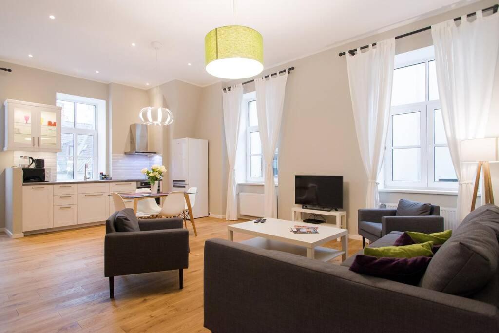 Modern & Spacious 80M2 Apartment In Riga Old Town Экстерьер фото